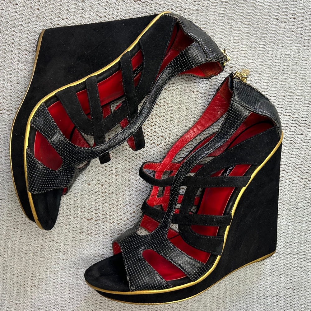 Charles Jourdan Paris black / gold wedges (9)
